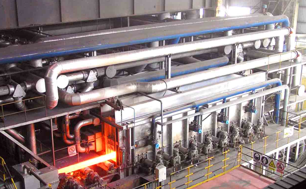 Hadde fırını içinde ısınan çelik kütükler — SGM Isı Enerji Mühendislik